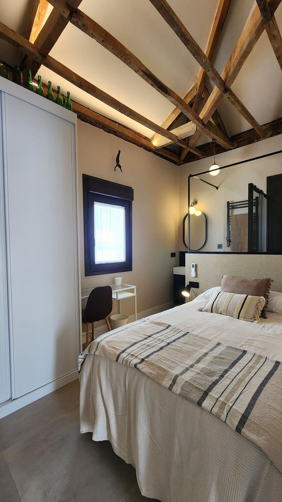 Habitación con vigas
