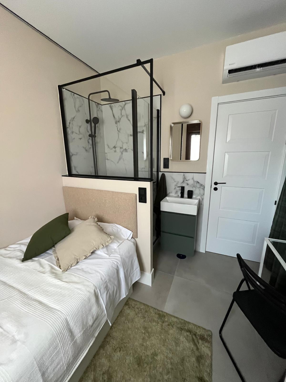 Habitación con baño en suite
